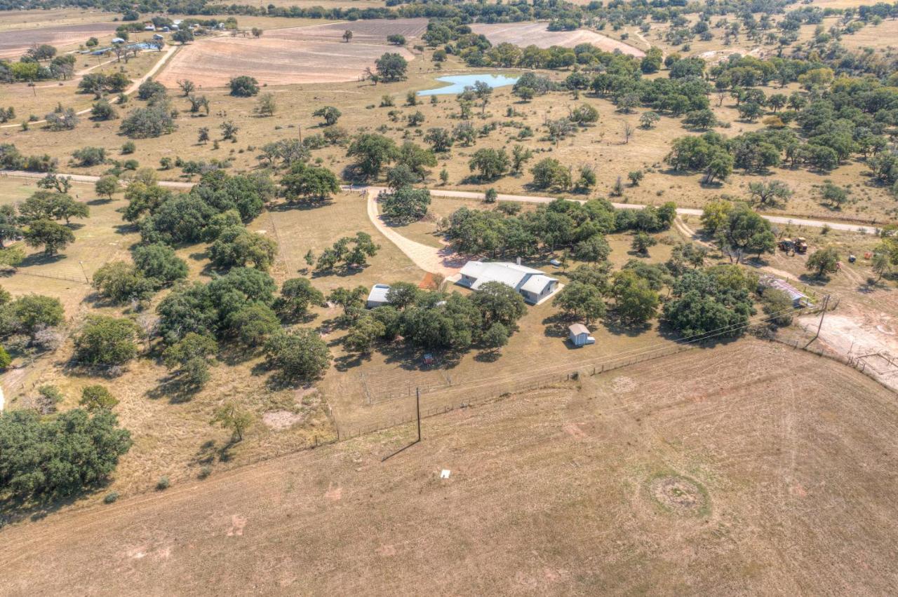 Grey Haus Casita-Peaceful Hill Country Views! Villa Fredericksburg Buitenkant foto