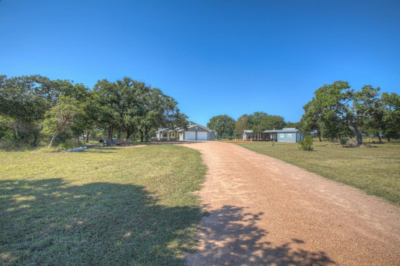 Grey Haus Casita-Peaceful Hill Country Views! Villa Fredericksburg Buitenkant foto