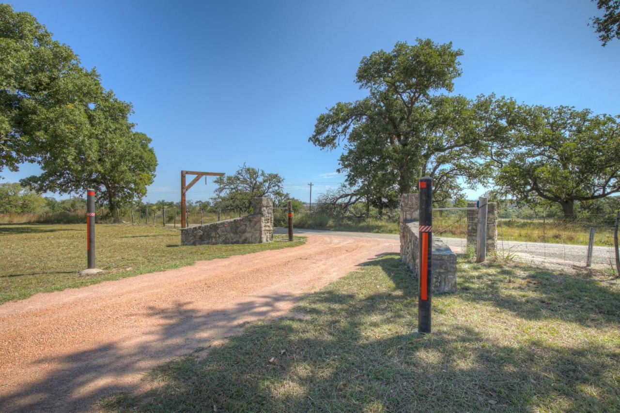 Grey Haus Casita-Peaceful Hill Country Views! Villa Fredericksburg Buitenkant foto