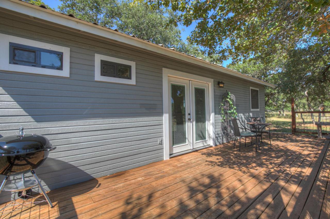 Grey Haus Casita-Peaceful Hill Country Views! Villa Fredericksburg Buitenkant foto